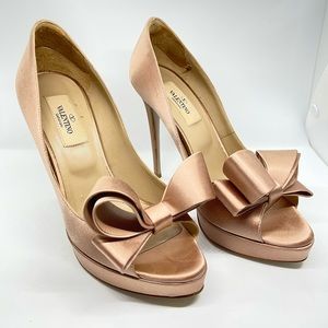 Valentino Silk Bow Accent Platform Pump, Sz 36.5